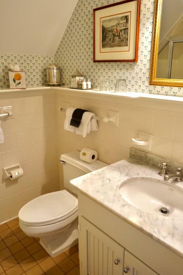 Отель Hob Knob Эдгартаун Экстерьер фото